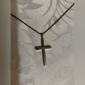 Sterling H.F.B. Cross+ Chain